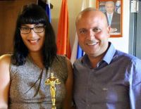 Торжественное вручение статуэтки