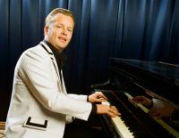 Впервые в Израиле Денис Мажуков – The Russian King of Rock-n-roll