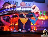 Женский праздник без мужчин и каблуков