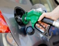 В августе бензин подешевеет