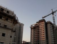 В связи с введением  налога на третью квартиру инвесторы резко увеличили их продажу