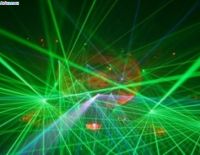 Лазерное устройство выхватывает террористов из толпы