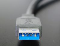 В 2015 году на рынок выйдет единый для всех устройств стандарт USB-кабелей