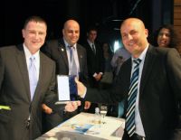 Вручение приза за работу с добровольцами