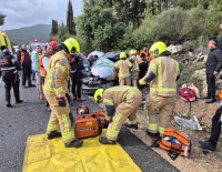 Серьёзное ДТП на шоссе 89 между перекрёстком Эйн-Зейтим и Мероном: столкнулись легковой автомобиль и автобус