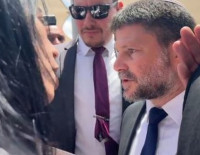 Смотрич слушал, даже не глядя на мать заложника на церемонии памяти