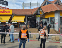 50-летний мужчина был смертельно ранен в результате ножевого нападения в кафе на перекрестке Бейт-Кама