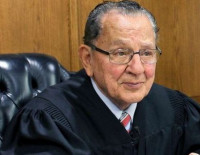 Ушел из жизни *самый добрый судья в мире* Фрэнк Каприо