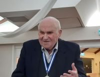 В Ашкелоне поздравили легендарного фехтовальщика