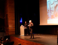 Сотни участников в вечере *Преодоление границ* Алона Ульмана