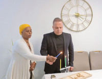 Зажгите ханукальную свечу за Авру (Авраама) Менгисту