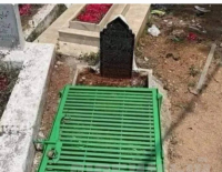 Родителям приходится ставить решетки на могилы дочерей, чтобы защитить их от посмертного изнасилования