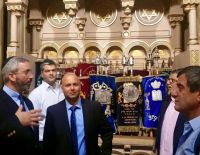 Поддерживаем связи с евреями Парижа