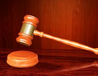 Суд постановил возобновить занятия в школах с 9:00