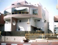 "Близкий сосед лучше далёкого брата"