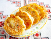 Домашние оладьи со вкусом пиццы: готовить очень просто, а получается невероятно вкусно