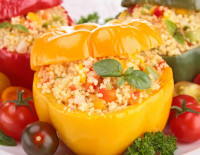 Фаршированный перец с кускусом и курятиной – шикарный рецепт в греческом стиле