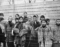 Латвия заблокировала выставку о Холокосте в Париже