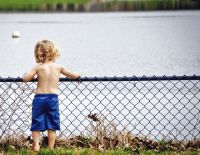 6-летний ребенок тяжело ранен в Раате