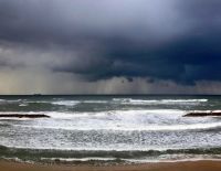 Льёт, как из ведра