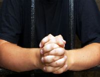 Не выпускать до конца разбирательства