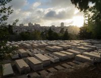 Отец , погибшего в Ливане солдата ЦАХАЛ, застрелился на могиле сына