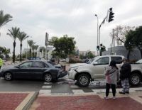 Пешеход попал под машину