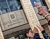 Подозреваемый в издевательствах над младенцем - на свободе