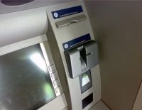 Преступники сняли по фальшивым кредиткам сотни тысяч шекелей