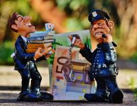 Тель-Авив: офис "мас ахнаса" ограбил подозреваемый в неуплате налогов