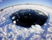 Водолазы обнаружили огромные воронки на дне озера Чебаркуль