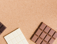 В каком шоколаде больше всего кофеина - темном, молочном или белом