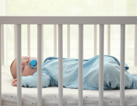 Трагедия в Бейт-Шемеше: родители нашли своего 9-месячного сына мертвым в кроватке